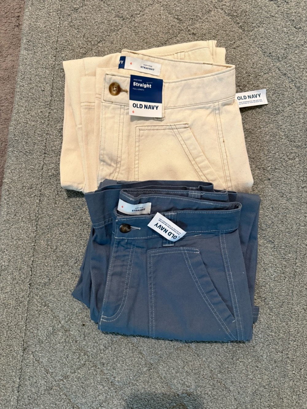 Old Navy High-Rise Straight Jeans in Cream